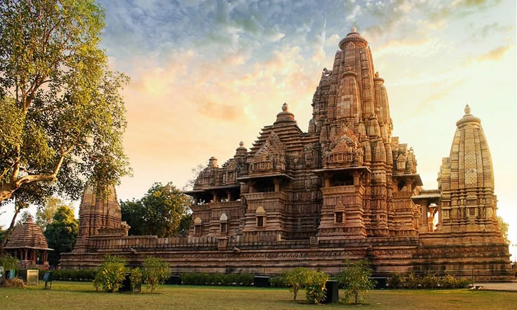 luxury Golden Triangle Tour with Khajuraho-07 days